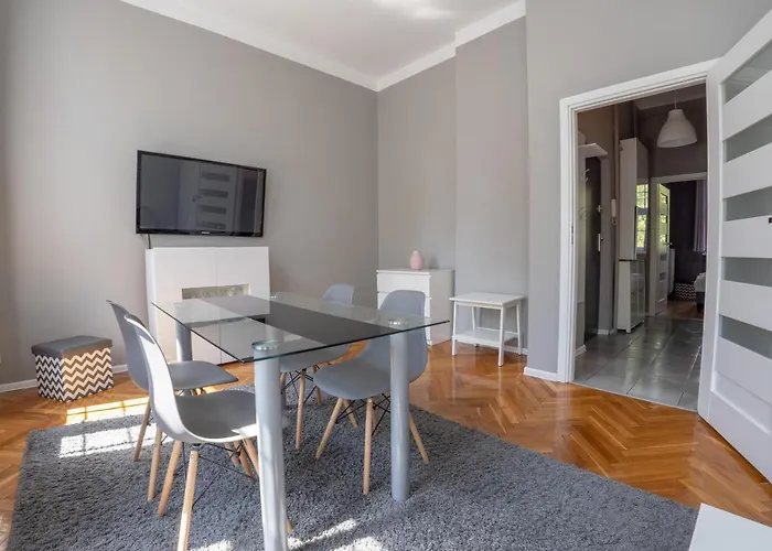 Viu Postcards From アパート